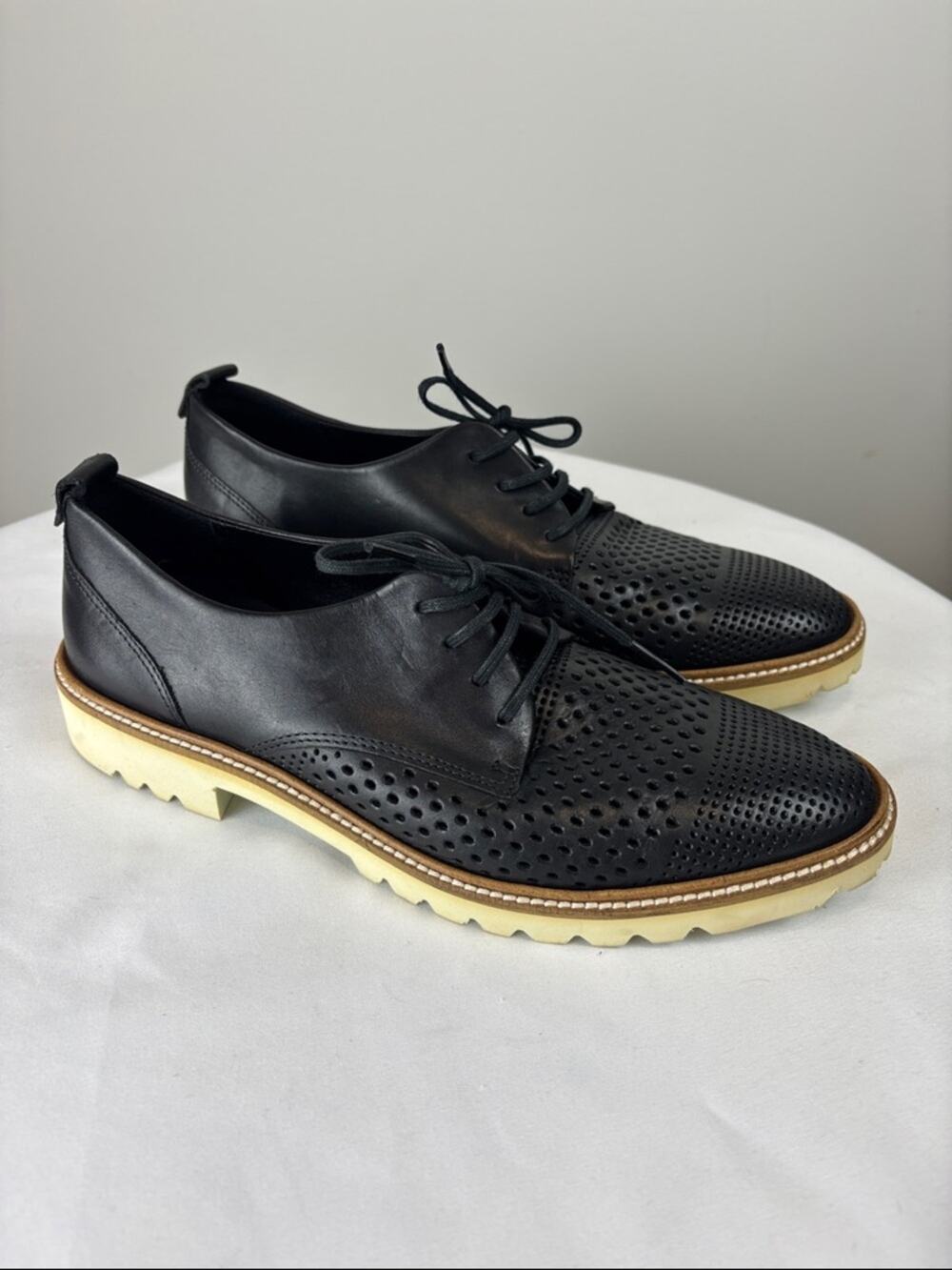 ECCO Leather Oxford Shoes Womens 7 Black Perforated Lace Up Comfort Platform